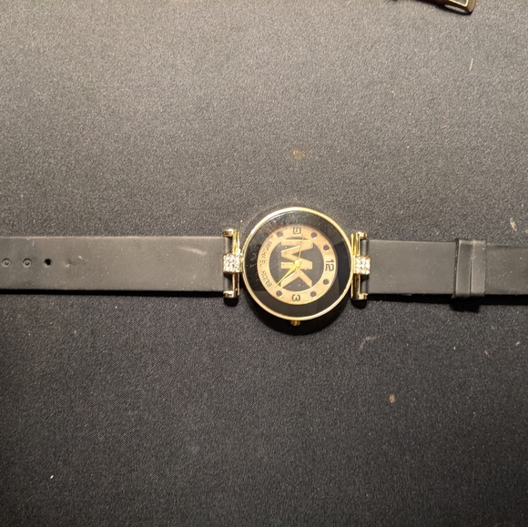 Michael Kors watch - Picture 2 of 3